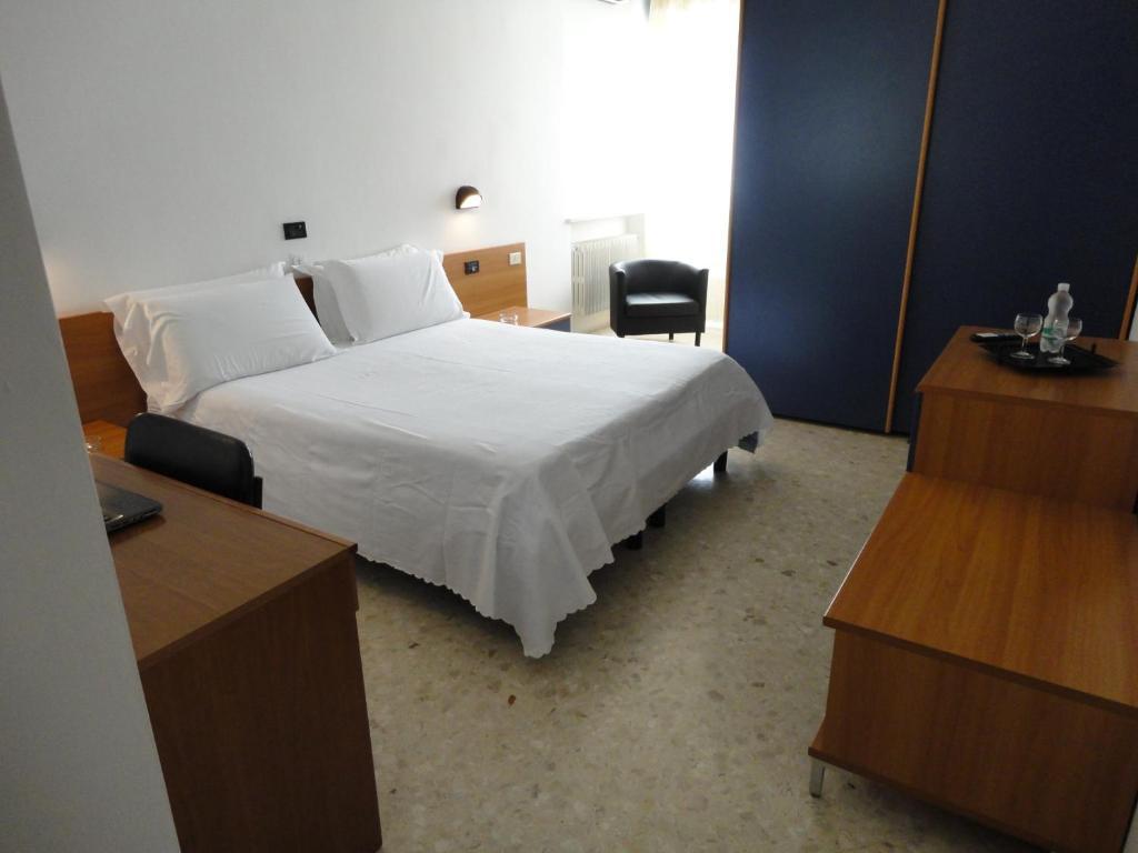 Hotel Riviera Bari Room photo